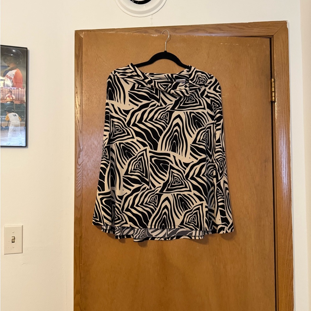 Black and Cream Patterned Women's skirt